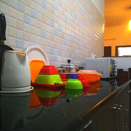 Varsha Enclave- Trinity House Aparthotel Mysore Buitenkant foto