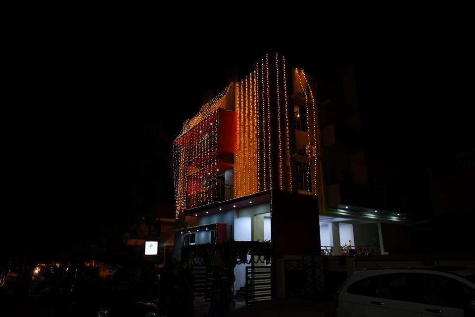 Varsha Enclave- Trinity House Aparthotel Mysore Buitenkant foto