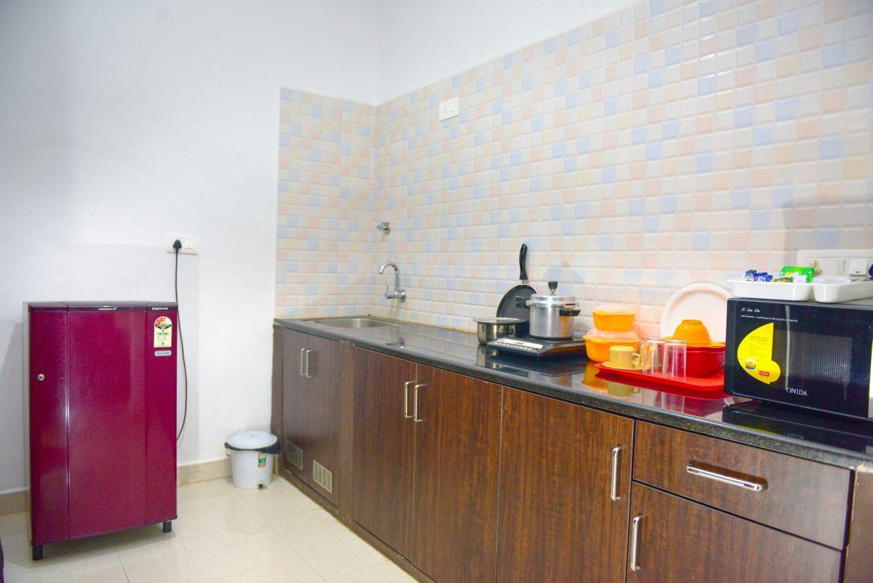 Varsha Enclave- Trinity House Aparthotel Mysore Buitenkant foto