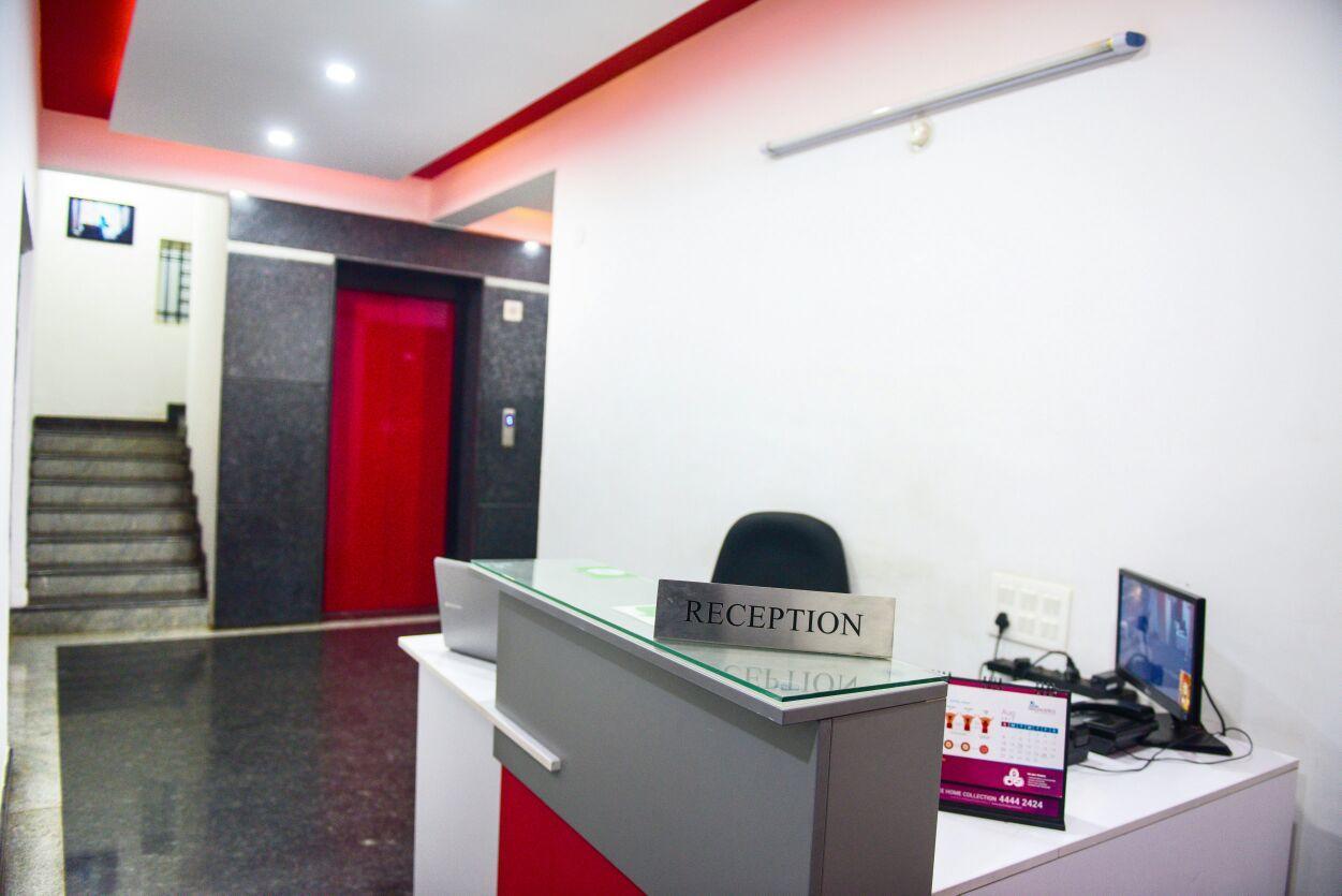 Varsha Enclave- Trinity House Aparthotel Mysore Buitenkant foto