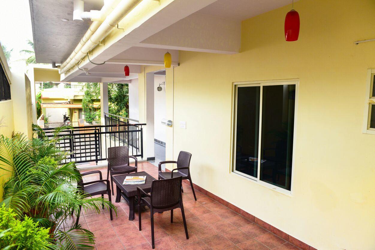Varsha Enclave- Trinity House Aparthotel Mysore Buitenkant foto