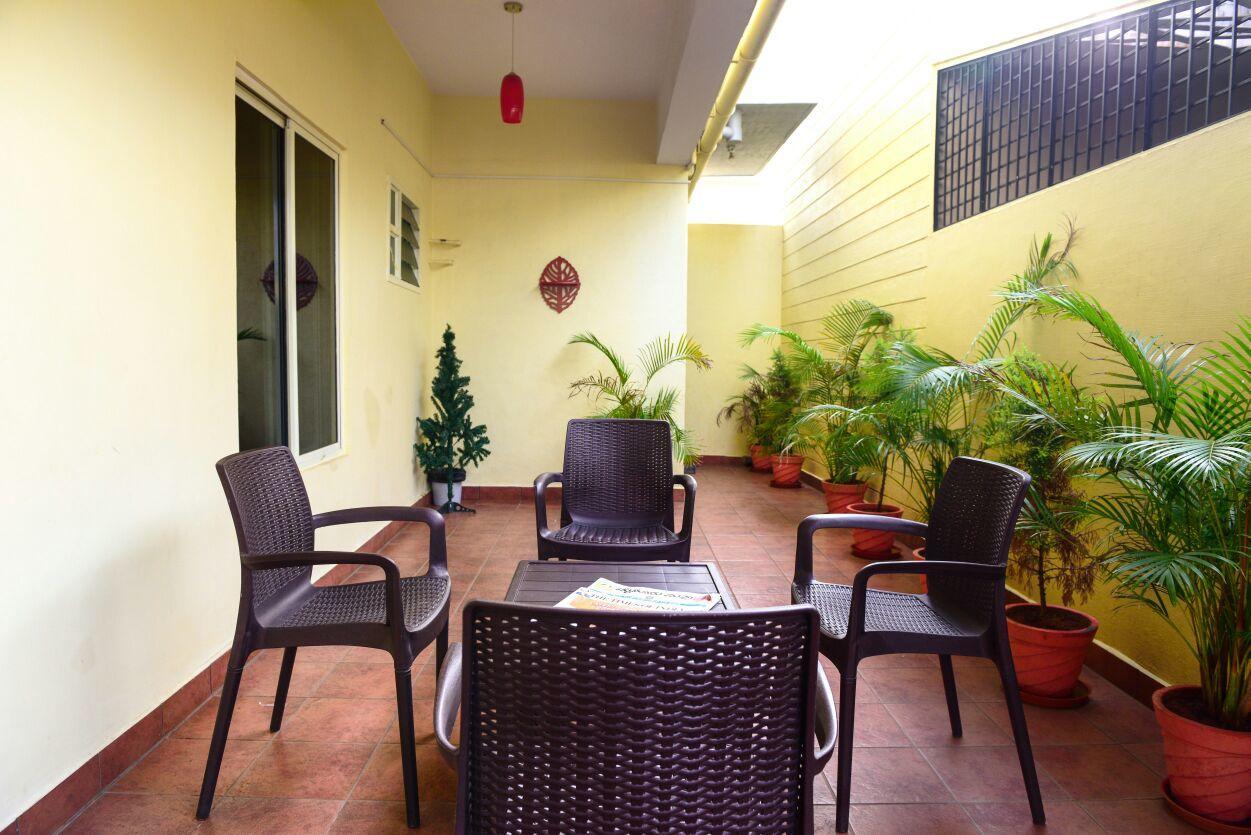 Varsha Enclave- Trinity House Aparthotel Mysore Buitenkant foto